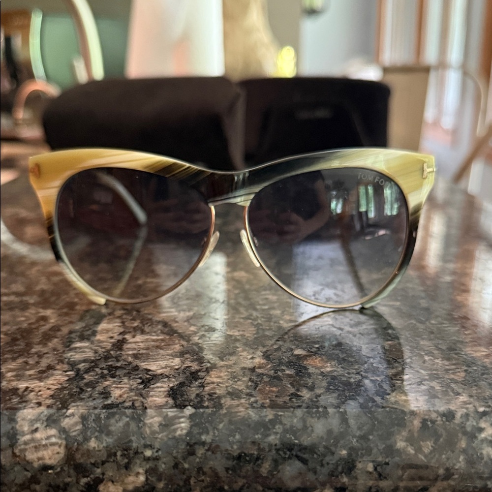 Tom Ford Women's Sunglasses - Black and Tan